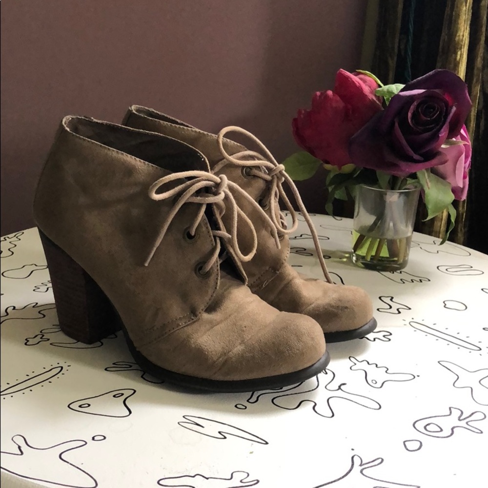 Tan lace up ankle boot